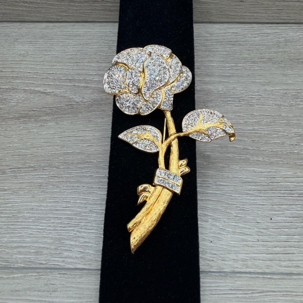 Elegant Gold and Silver Rose Brooch